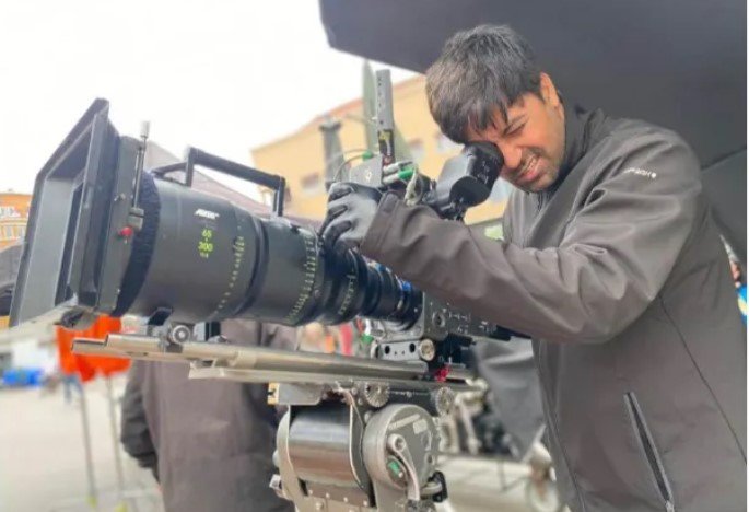 Tanveer Mir on Crafting Visual Language Through Color in Aankhon Ki Gustaakhiyan